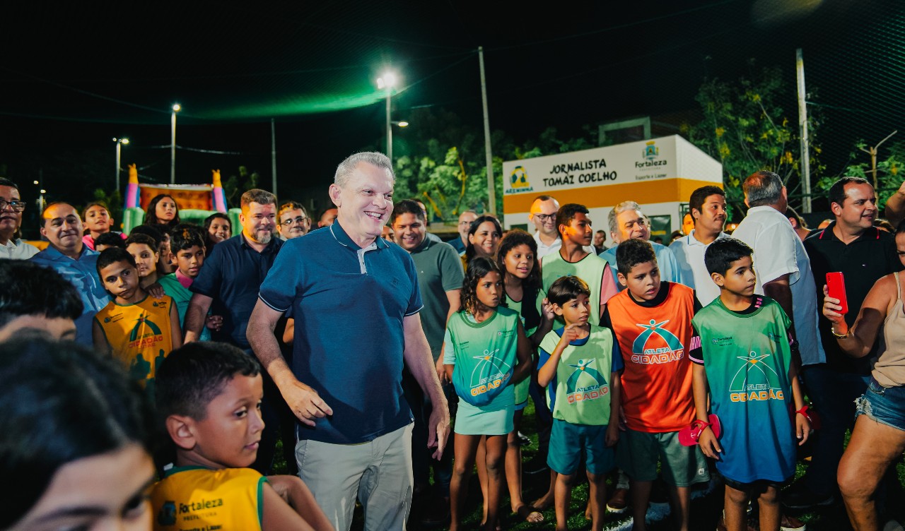 sarto entrando no campo da areninha